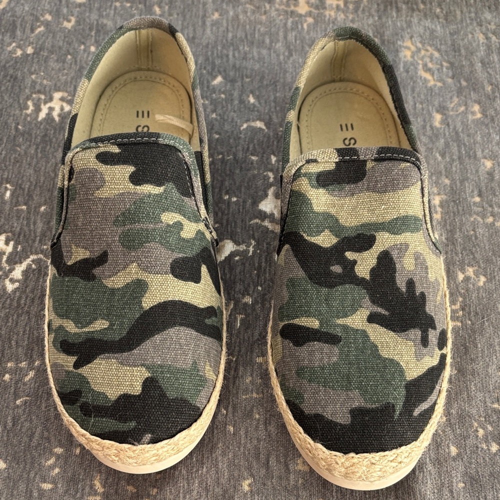 Esprit Green and Black Camouflage Slip-On Shoes